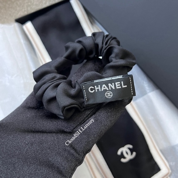 Auth Chanel 22B CC Logo Black Hair Tie & Bow - BNIB - Picture 3 of 5